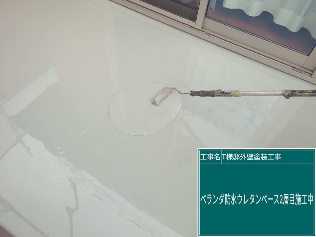 ウレタン防水2回目を施工します。