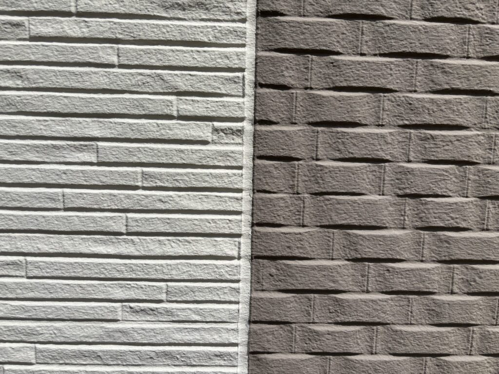 アクセント壁、ベース壁ともにしっかり塗装できました。